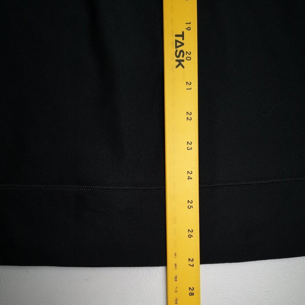 Under Armour Ladies Size XL Fitted Black with Grey Stitching Long Sleeves Top - Picture 11 of 11